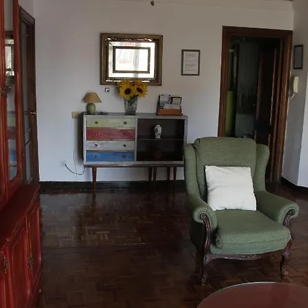 En Tu Propia Casa *